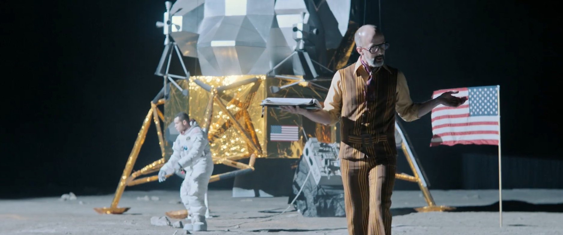 Кадр 1 з Забери мене на Місяць