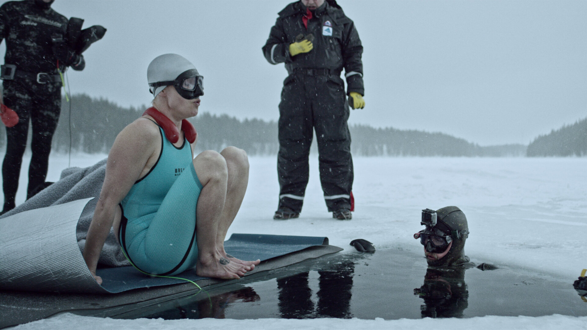 Кадр 3 з Затримай дихання: Крижане занурення