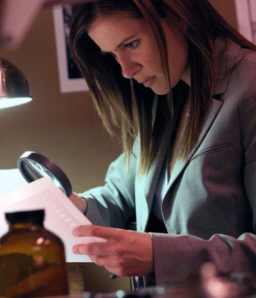 Кадр 3 з Жінка, яка любить детективи / Таємнича жінка 1-2 сезон